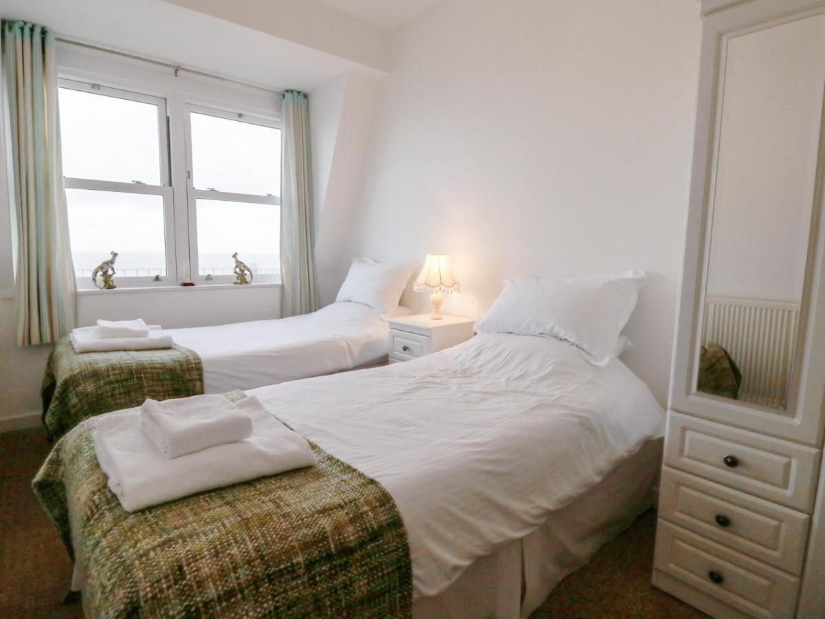 10 Oceanside Apartment อิลฟราคูมบ์ ภายนอก รูปภาพ